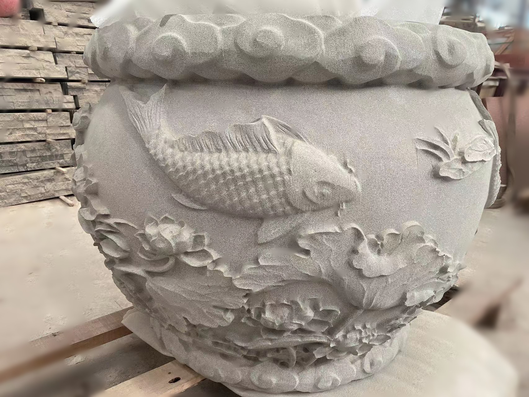 匯豐石業(yè)砂巖風(fēng)水魚缸圖片